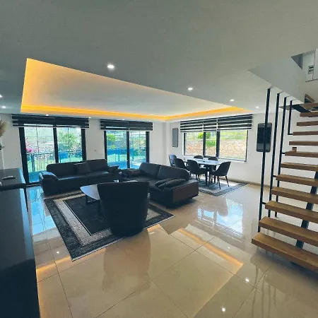 #8 Kargi - Luxerioese Duplex Mit Pool, Garten, Balkonen In Meeresnaehe